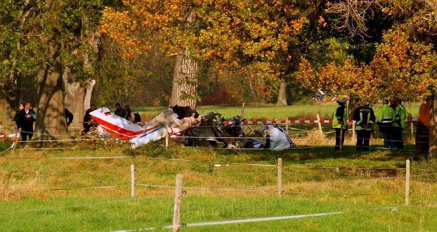 Kleinflugzeug abgestuerzt Sankt Augustin Meindorf P009.JPG